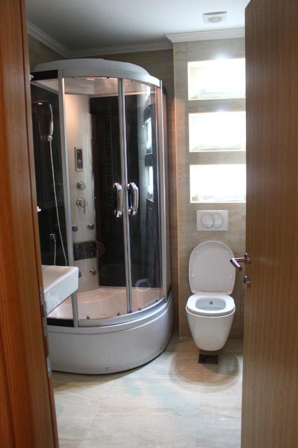 Exceptional Accommodation Čačak Buitenkant foto