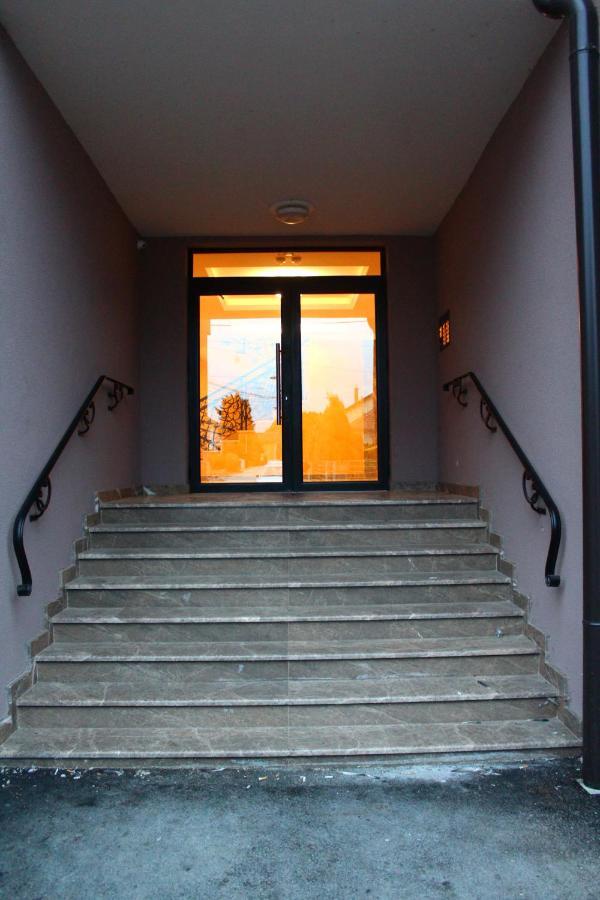 Exceptional Accommodation Čačak Buitenkant foto